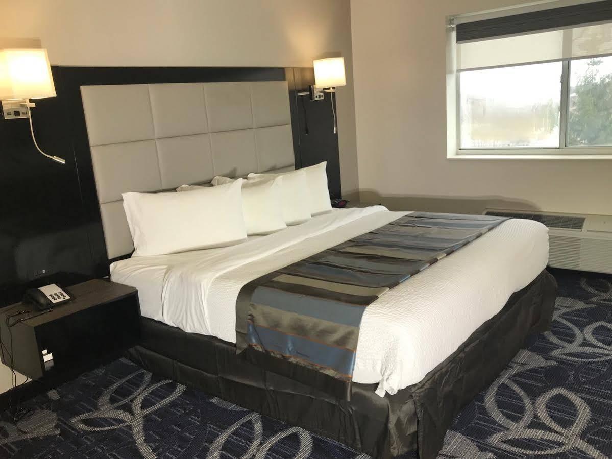 Comfort Inn & Suites Liverpool-Syracuse Exterior photo
