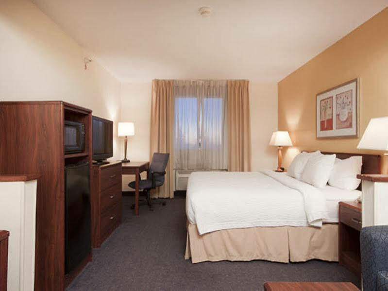 Comfort Inn & Suites Liverpool-Syracuse Exterior photo